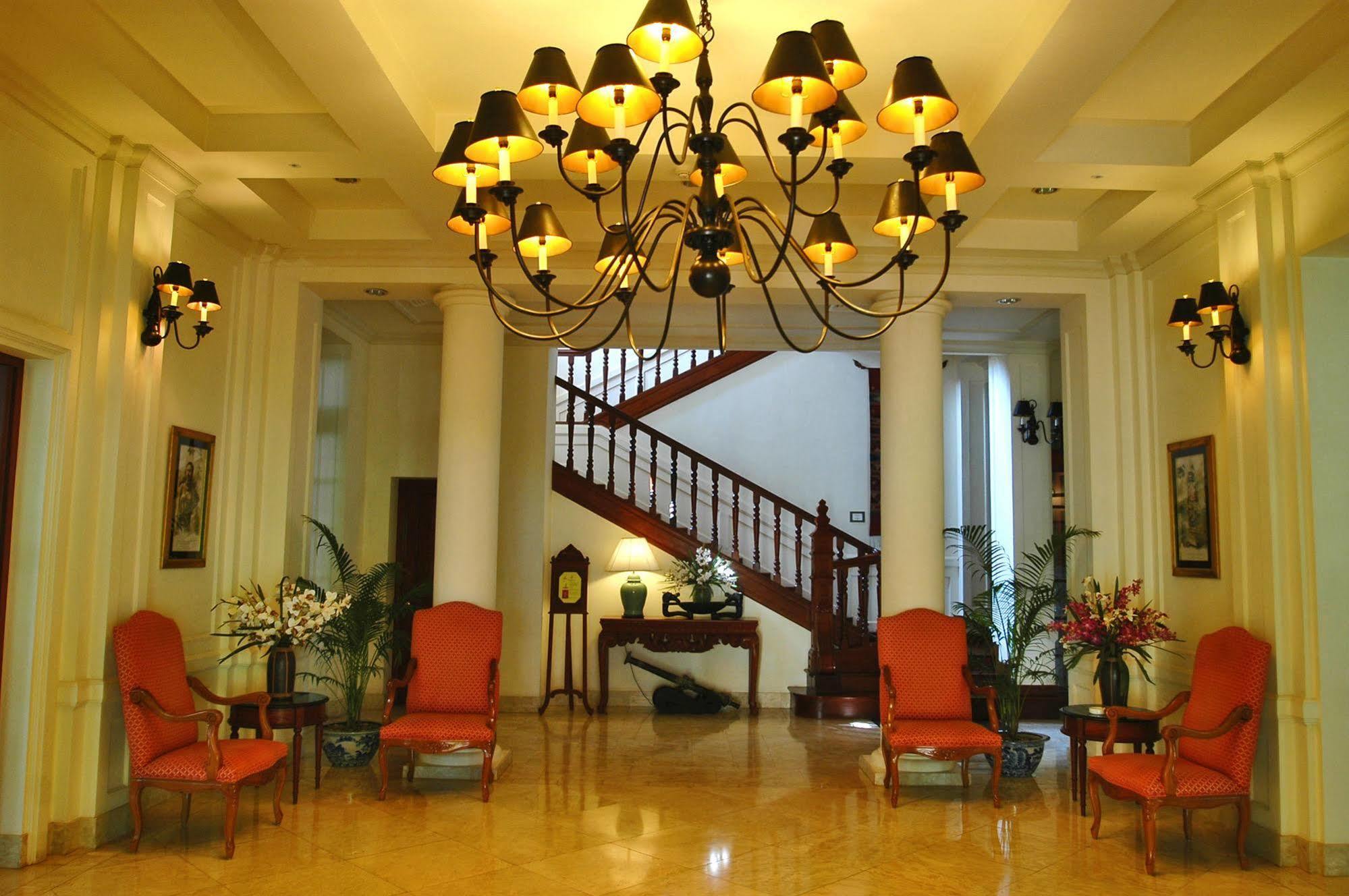 Settha Palace Hotel Виентиане Екстериор снимка