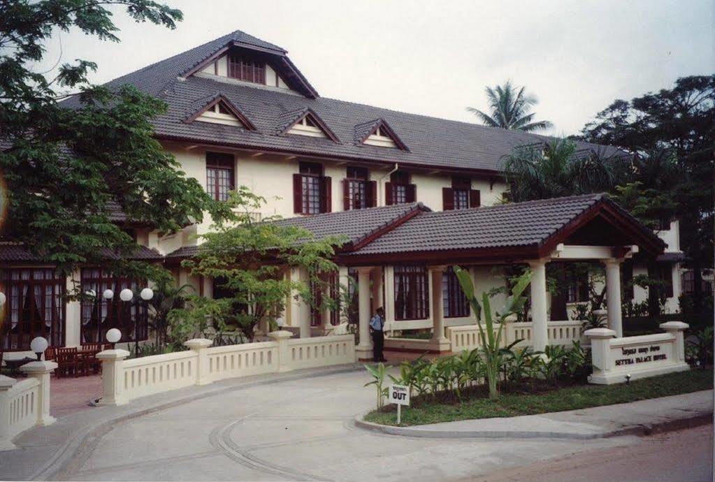 Settha Palace Hotel Виентиане Екстериор снимка